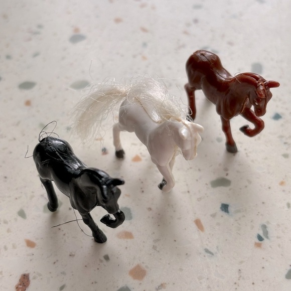 Vintage Miniature Polly Pocket‎ Horse Set of 3 - Picture 2 of 4